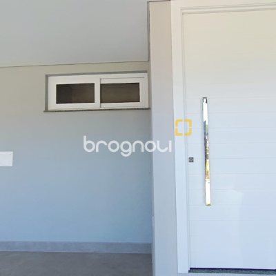 Casa com 178m², 3 quartos (sendo 3 suítes), 1 garagem, no bairro Rio Tavares em Florianópolis