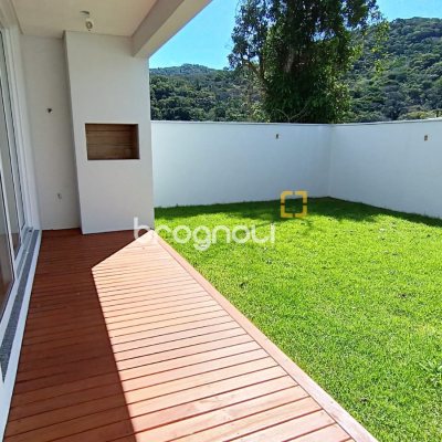 Casa com 178m², 3 quartos (sendo 3 suítes), 1 garagem, no bairro Rio Tavares em Florianópolis
