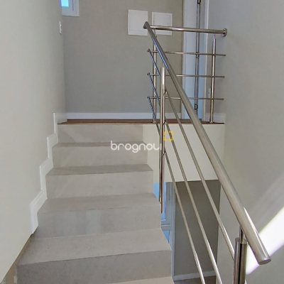 Casa com 178m², 3 quartos (sendo 3 suítes), 1 garagem, no bairro Rio Tavares em Florianópolis