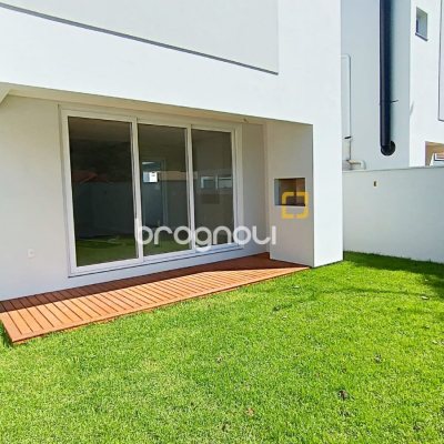 Casa com 178m², 3 quartos (sendo 3 suítes), 1 garagem, no bairro Rio Tavares em Florianópolis