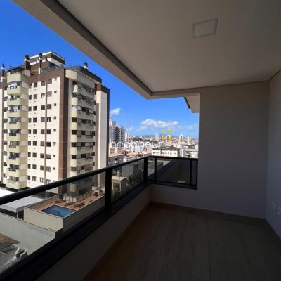 Apartamento com 154m², 4 quartos (sendo 4 suítes), 2 garagens, no bairro Floresta em São José