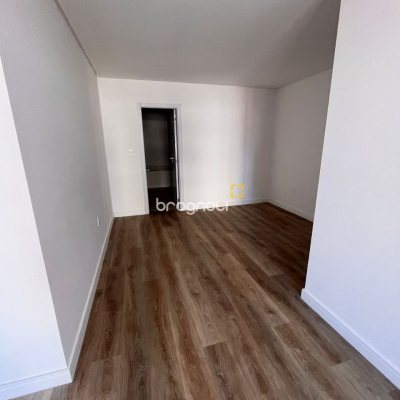 Apartamento com 154m², 4 quartos (sendo 4 suítes), 2 garagens, no bairro Floresta em São José