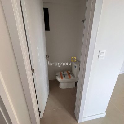 Apartamento com 154m², 4 quartos (sendo 4 suítes), 2 garagens, no bairro Floresta em São José