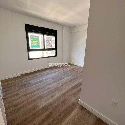 Apartamento com 154m², 4 quartos (sendo 4 suítes), 2 garagens, no bairro Floresta em São José
