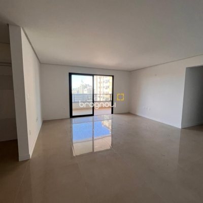 Apartamento com 154m², 4 quartos (sendo 4 suítes), 2 garagens, no bairro Floresta em São José