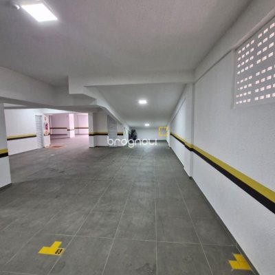 Apartamento com 154m², 4 quartos (sendo 4 suítes), 2 garagens, no bairro Floresta em São José