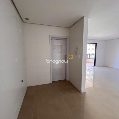 Apartamento com 154m², 4 quartos (sendo 4 suítes), 2 garagens, no bairro Floresta em São José