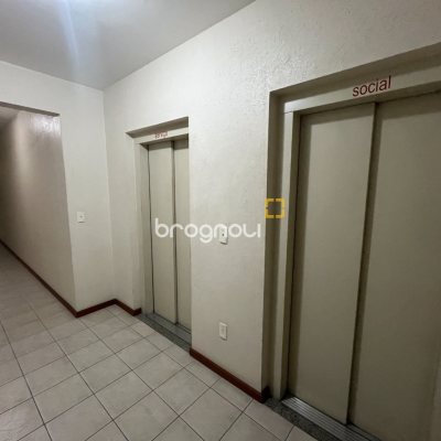 Apartamento com 57m², 2 quartos, 1 garagem, no bairro Barreiros em São José