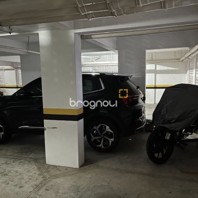 Apartamento com 57m², 2 quartos, 1 garagem, no bairro Barreiros em São José