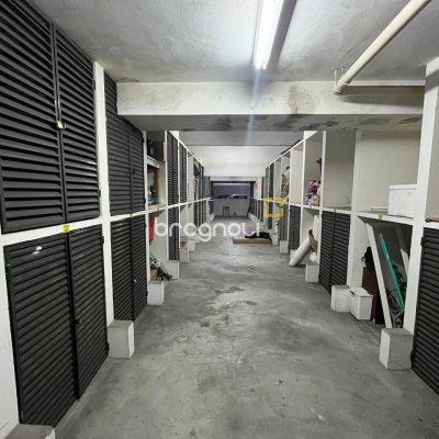 Apartamento com 57m², 2 quartos, 1 garagem, no bairro Barreiros em São José