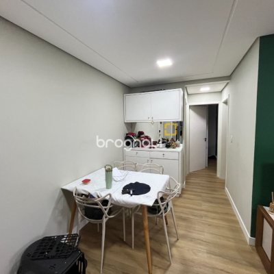 Apartamento com 57m², 2 quartos, 1 garagem, no bairro Barreiros em São José