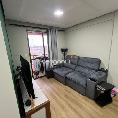 Apartamento com 57m², 2 quartos, 1 garagem, no bairro Barreiros em São José