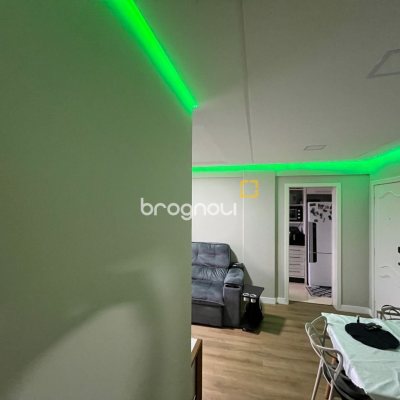 Apartamento com 57m², 2 quartos, 1 garagem, no bairro Barreiros em São José
