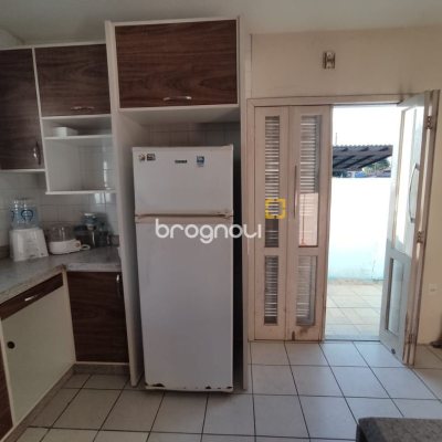 Casa com 178m², 3 quartos (sendo 1 suíte), 2 garagens, no bairro Ingleses do Rio Vermelho em Florianópolis