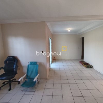 Casa com 178m², 3 quartos (sendo 1 suíte), 2 garagens, no bairro Ingleses do Rio Vermelho em Florianópolis