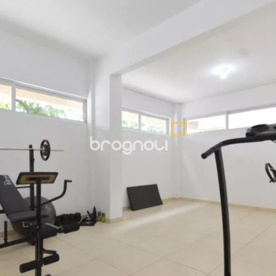 Apartamento com 72m², 2 quartos, 1 garagem, no bairro Ipiranga em São José