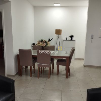 Apartamento com 72m², 2 quartos, 1 garagem, no bairro Ipiranga em São José