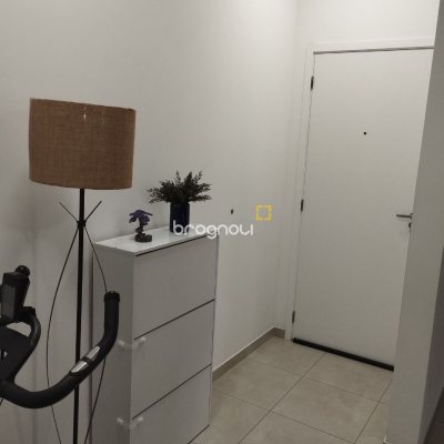 Apartamento com 72m², 2 quartos, 1 garagem, no bairro Ipiranga em São José