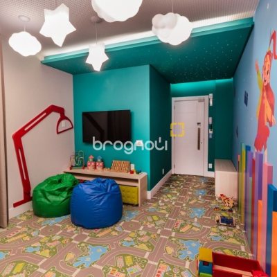 Apartamento com 181m², 3 quartos (sendo 3 suítes), 3 garagens, no bairro Centro em Florianópolis