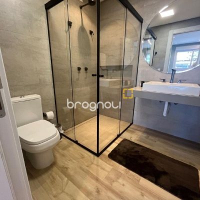 Apartamento com 181m², 3 quartos (sendo 3 suítes), 3 garagens, no bairro Centro em Florianópolis