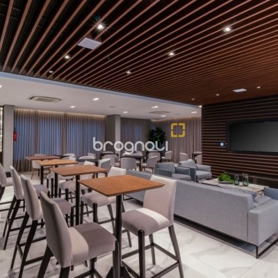 Apartamento com 181m², 3 quartos (sendo 3 suítes), 3 garagens, no bairro Centro em Florianópolis
