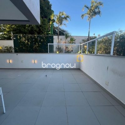 Apartamento com 181m², 3 quartos (sendo 3 suítes), 3 garagens, no bairro Centro em Florianópolis