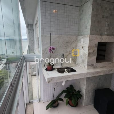Apartamento com 102m², 3 quartos (sendo 1 suíte), 2 garagens, no bairro Estreito em Florianópolis