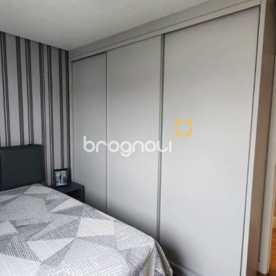 Apartamento com 102m², 3 quartos (sendo 1 suíte), 2 garagens, no bairro Estreito em Florianópolis