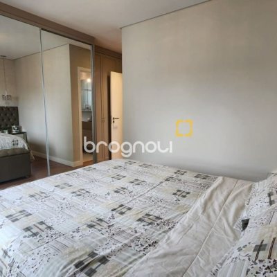Apartamento com 102m², 3 quartos (sendo 1 suíte), 2 garagens, no bairro Estreito em Florianópolis