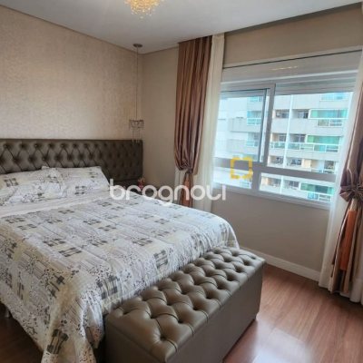 Apartamento com 102m², 3 quartos (sendo 1 suíte), 2 garagens, no bairro Estreito em Florianópolis