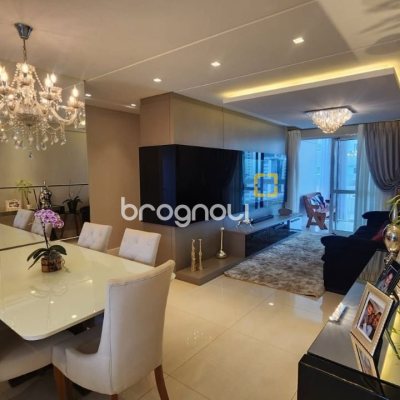 Apartamento com 102m², 3 quartos (sendo 1 suíte), 2 garagens, no bairro Estreito em Florianópolis