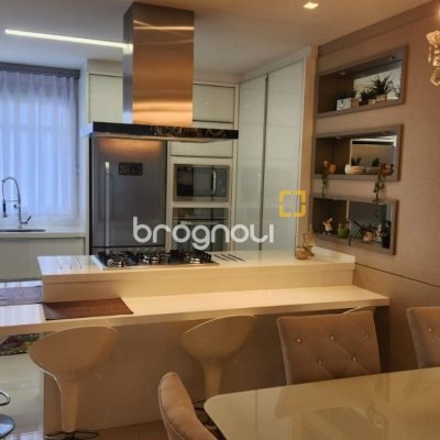 Apartamento com 102m², 3 quartos (sendo 1 suíte), 2 garagens, no bairro Estreito em Florianópolis