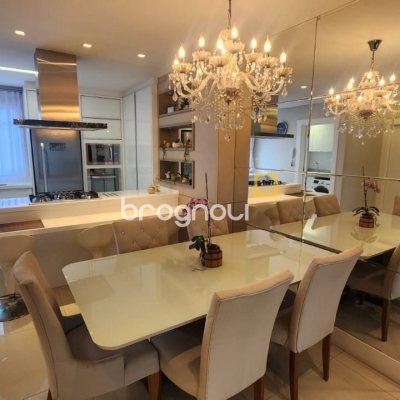 Apartamento com 102m², 3 quartos (sendo 1 suíte), 2 garagens, no bairro Estreito em Florianópolis