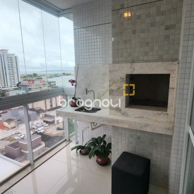 Apartamento com 102m², 3 quartos (sendo 1 suíte), 2 garagens, no bairro Estreito em Florianópolis