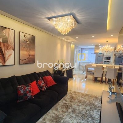 Apartamento com 102m², 3 quartos (sendo 1 suíte), 2 garagens, no bairro Estreito em Florianópolis