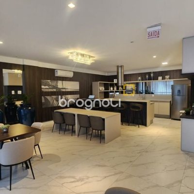 Apartamento com 102m², 3 quartos (sendo 1 suíte), 2 garagens, no bairro Estreito em Florianópolis