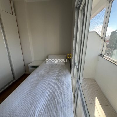 Apartamento com 104m², 3 quartos (sendo 1 suíte), 2 garagens, no bairro Centro em Florianópolis