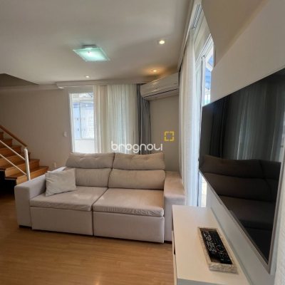 Apartamento com 104m², 3 quartos (sendo 1 suíte), 2 garagens, no bairro Centro em Florianópolis