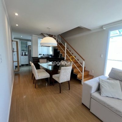 Apartamento com 104m², 3 quartos (sendo 1 suíte), 2 garagens, no bairro Centro em Florianópolis