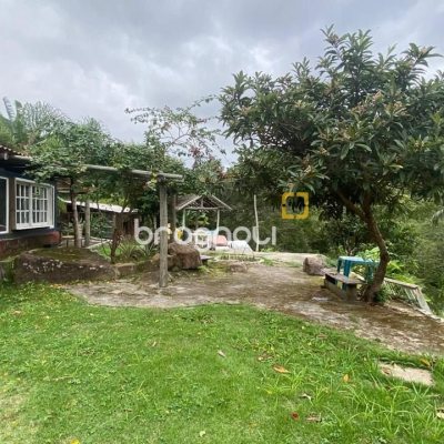 Sítio com 180m², 3 quartos (sendo 1 suíte), no bairro Vargem Grande em Florianópolis