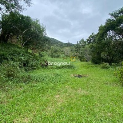 Sítio com 180m², 3 quartos (sendo 1 suíte), no bairro Vargem Grande em Florianópolis