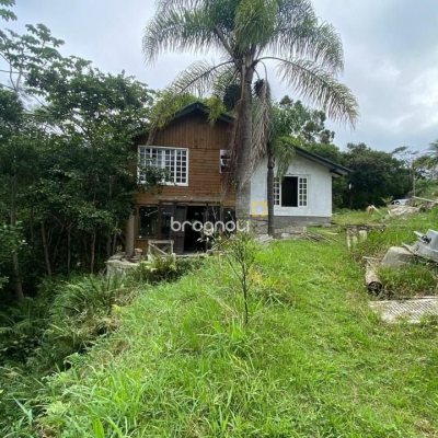Sítio com 180m², 3 quartos (sendo 1 suíte), no bairro Vargem Grande em Florianópolis