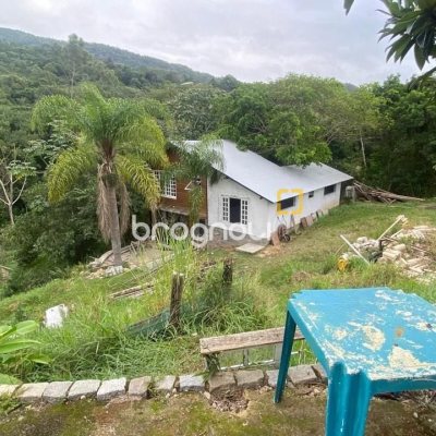 Sítio com 180m², 3 quartos (sendo 1 suíte), no bairro Vargem Grande em Florianópolis