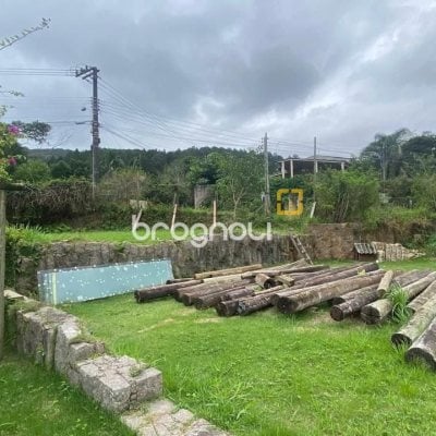 Sítio com 180m², 3 quartos (sendo 1 suíte), no bairro Vargem Grande em Florianópolis