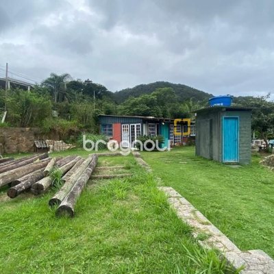 Sítio com 180m², 3 quartos (sendo 1 suíte), no bairro Vargem Grande em Florianópolis