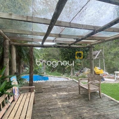 Sítio com 180m², 3 quartos (sendo 1 suíte), no bairro Vargem Grande em Florianópolis