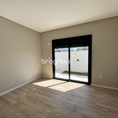 Casa de Condomínio com 261m², 4 quartos (sendo 4 suítes), 4 garagens, no bairro Rio Vermelho em Florianópolis