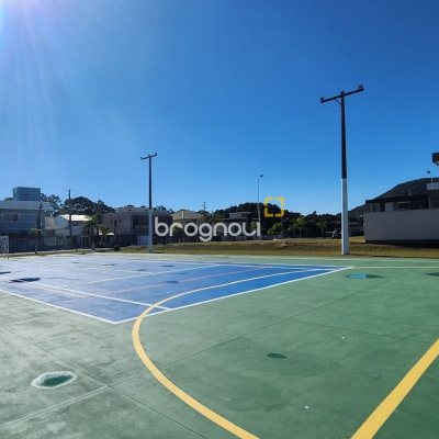 Casa de Condomínio com 261m², 4 quartos (sendo 4 suítes), 4 garagens, no bairro Rio Vermelho em Florianópolis