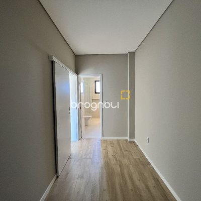 Casa de Condomínio com 261m², 4 quartos (sendo 4 suítes), 4 garagens, no bairro Rio Vermelho em Florianópolis