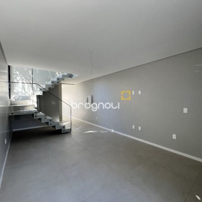 Casa com 1m², 3 quartos (sendo 1 suíte), 2 garagens, no bairro Ingleses em Florianópolis